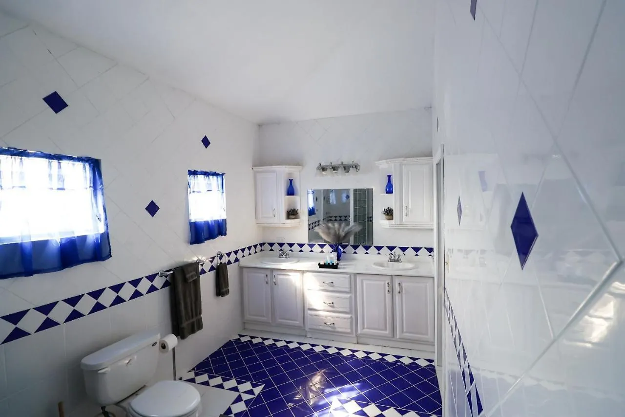 Bed and Breakfast C&D Residential Penthouse The Valley Anguilla